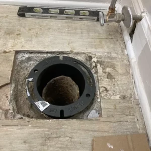 New flange installation in Lincoln Park