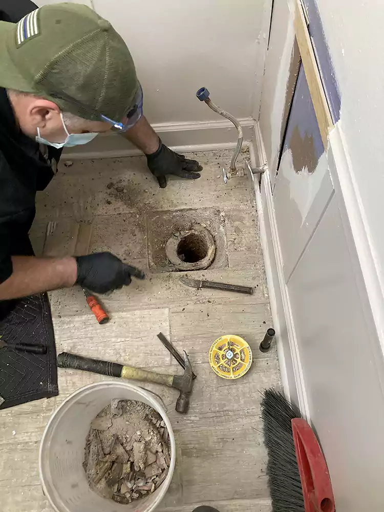 Rescue Plumber can replace toilet bowl 