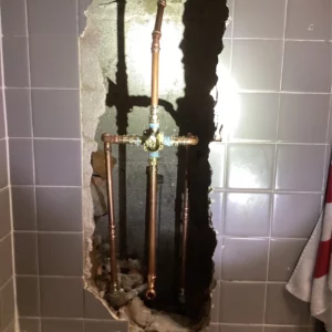 Plumbing company install hot water heater