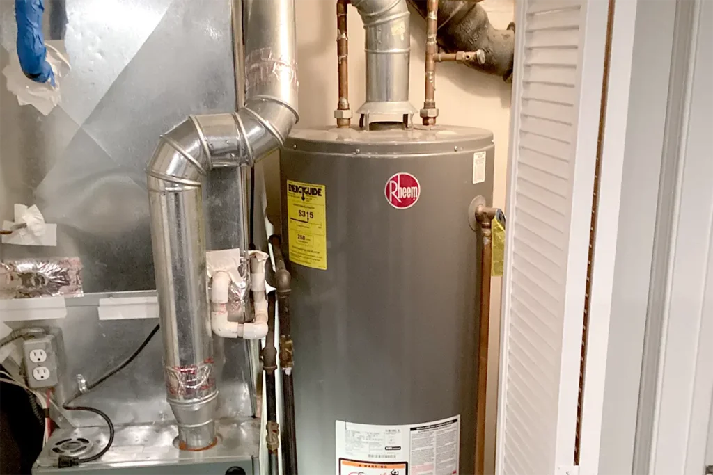 Water heater tank