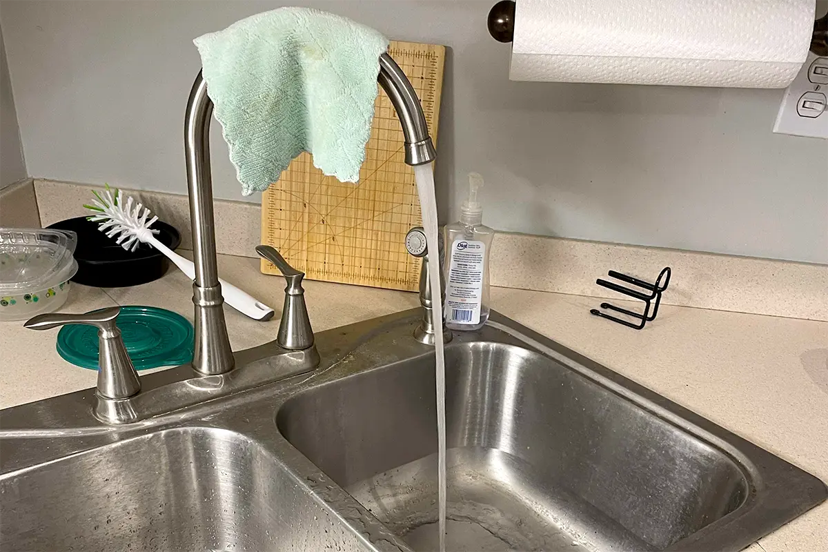 Hot water kitchen faucet repair