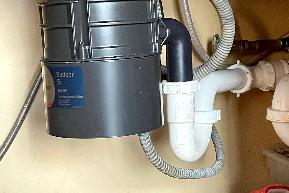 Garbage disposal plumbing leaks services