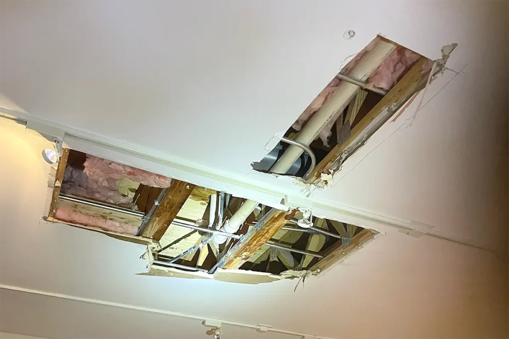 leak in ceiling emergency plumbing