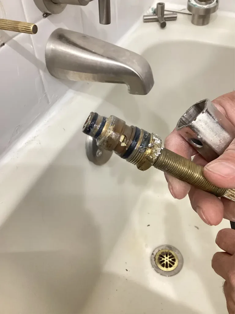 stem piece used to adjust hot and cold water