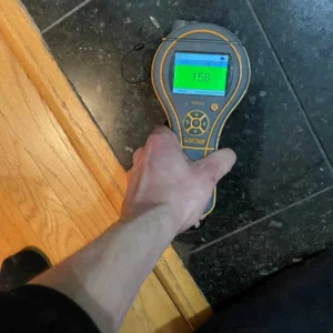 Technicians moisture reading